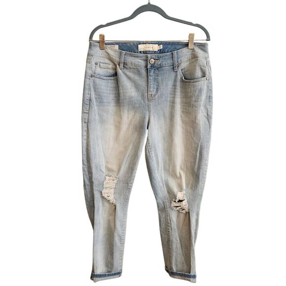 Torrid Distressed Boyfriend Jeans Light Wash Ripped Denim Size 12 Regular - Picture 1 of 12